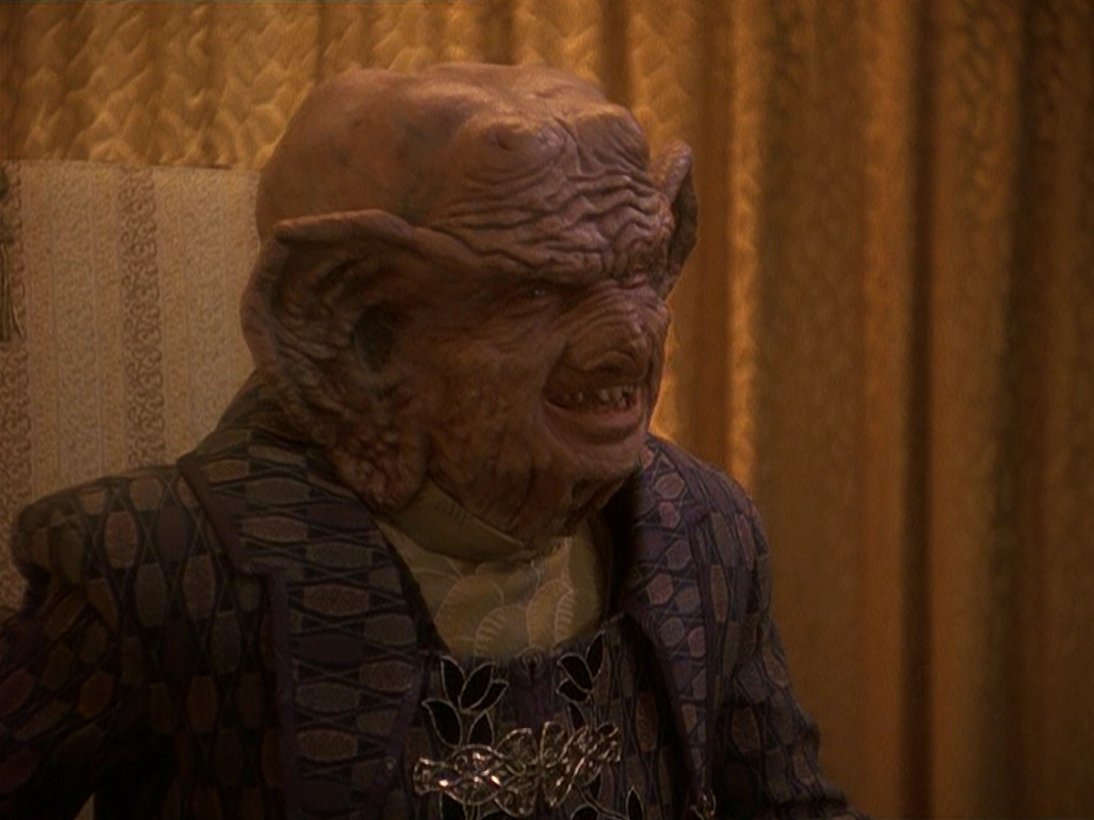 extant_StarTrek_DS9_5x20-FerengiLoveSongs_03392.jpg