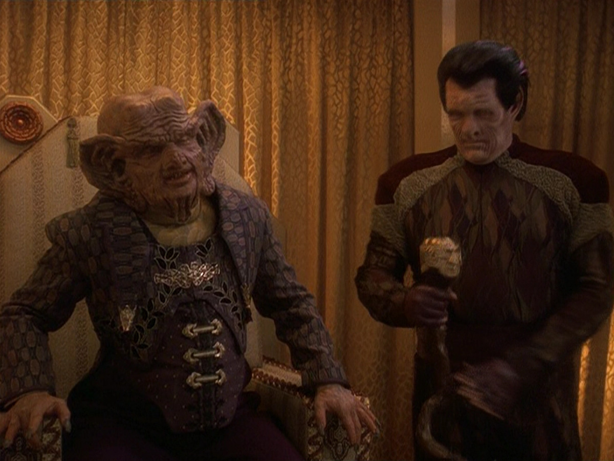 extant_StarTrek_DS9_5x20-FerengiLoveSongs_03414.jpg