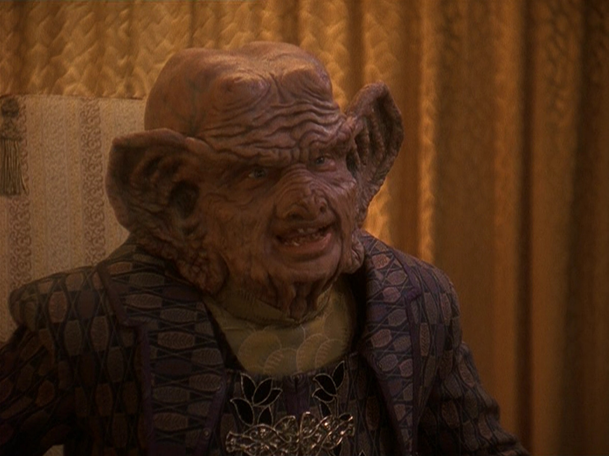 extant_StarTrek_DS9_5x20-FerengiLoveSongs_03422.jpg