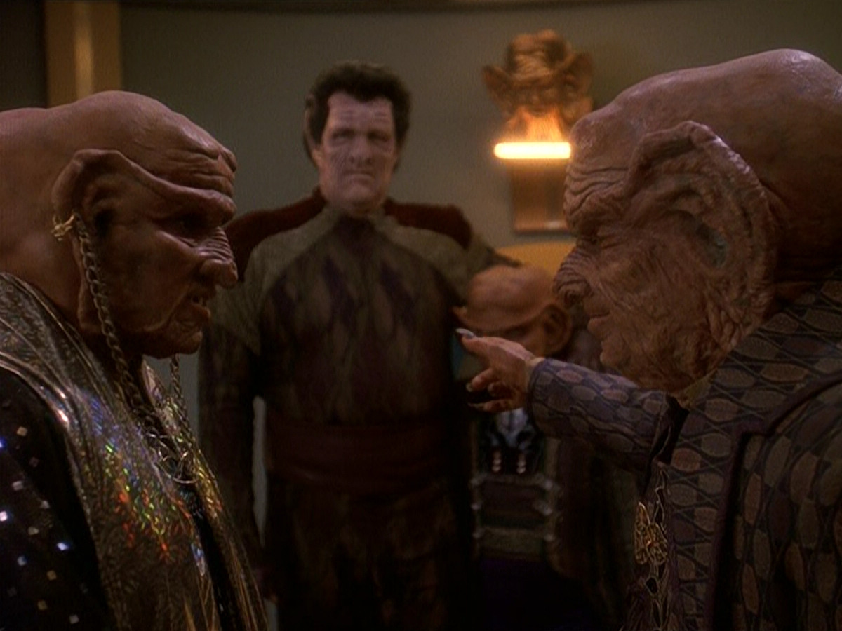 extant_StarTrek_DS9_5x20-FerengiLoveSongs_03535.jpg
