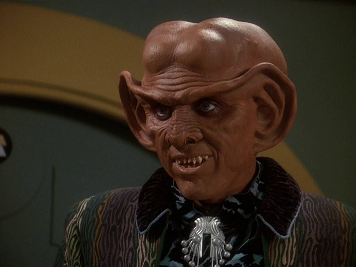 extant_StarTrek_DS9_5x20-FerengiLoveSongs_03597.jpg