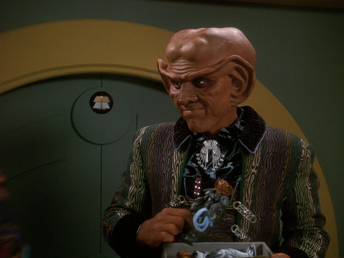 extant_StarTrek_DS9_5x20-FerengiLoveSongs_03616.jpg