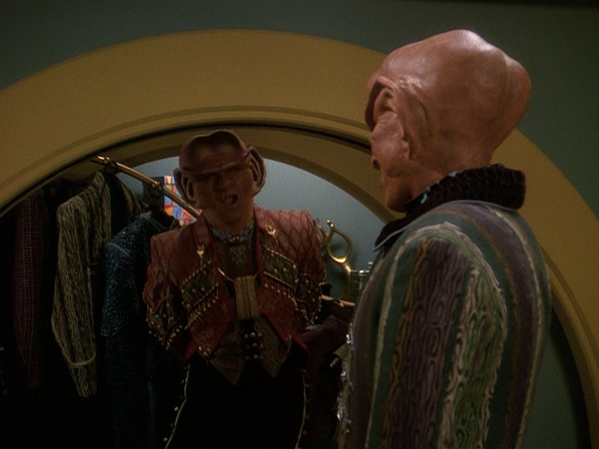 extant_StarTrek_DS9_5x20-FerengiLoveSongs_03635.jpg