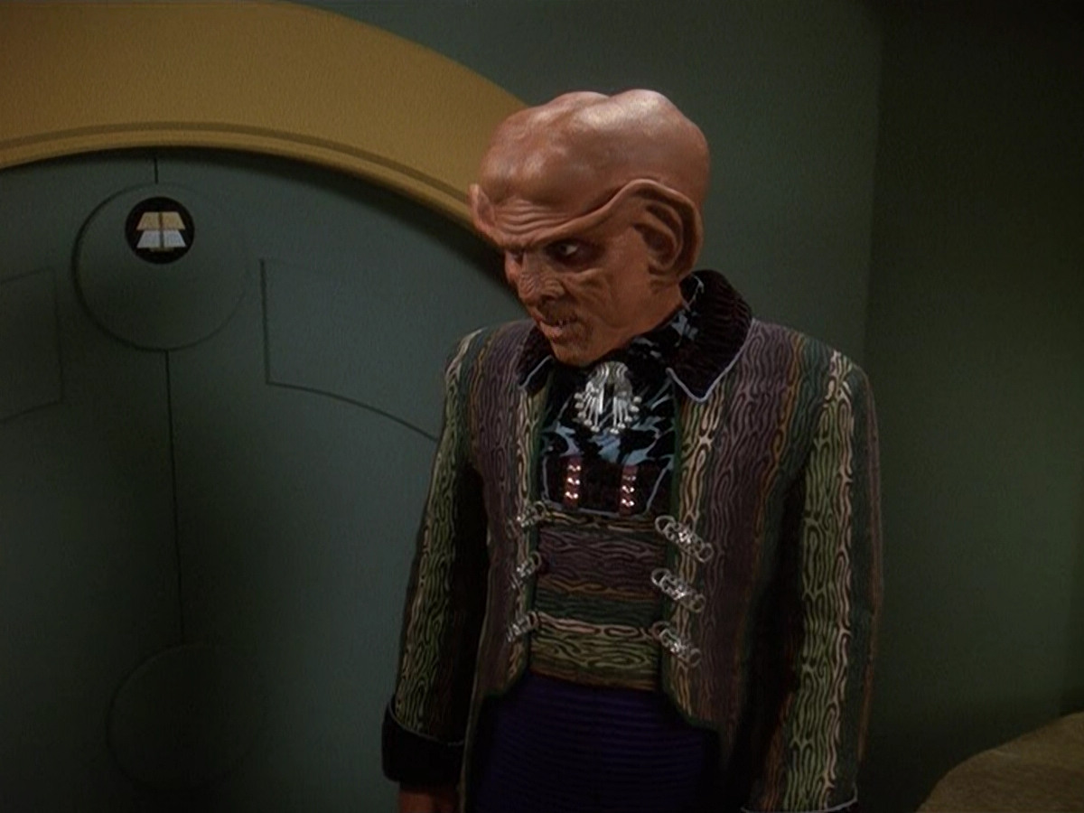 extant_StarTrek_DS9_5x20-FerengiLoveSongs_03726.jpg