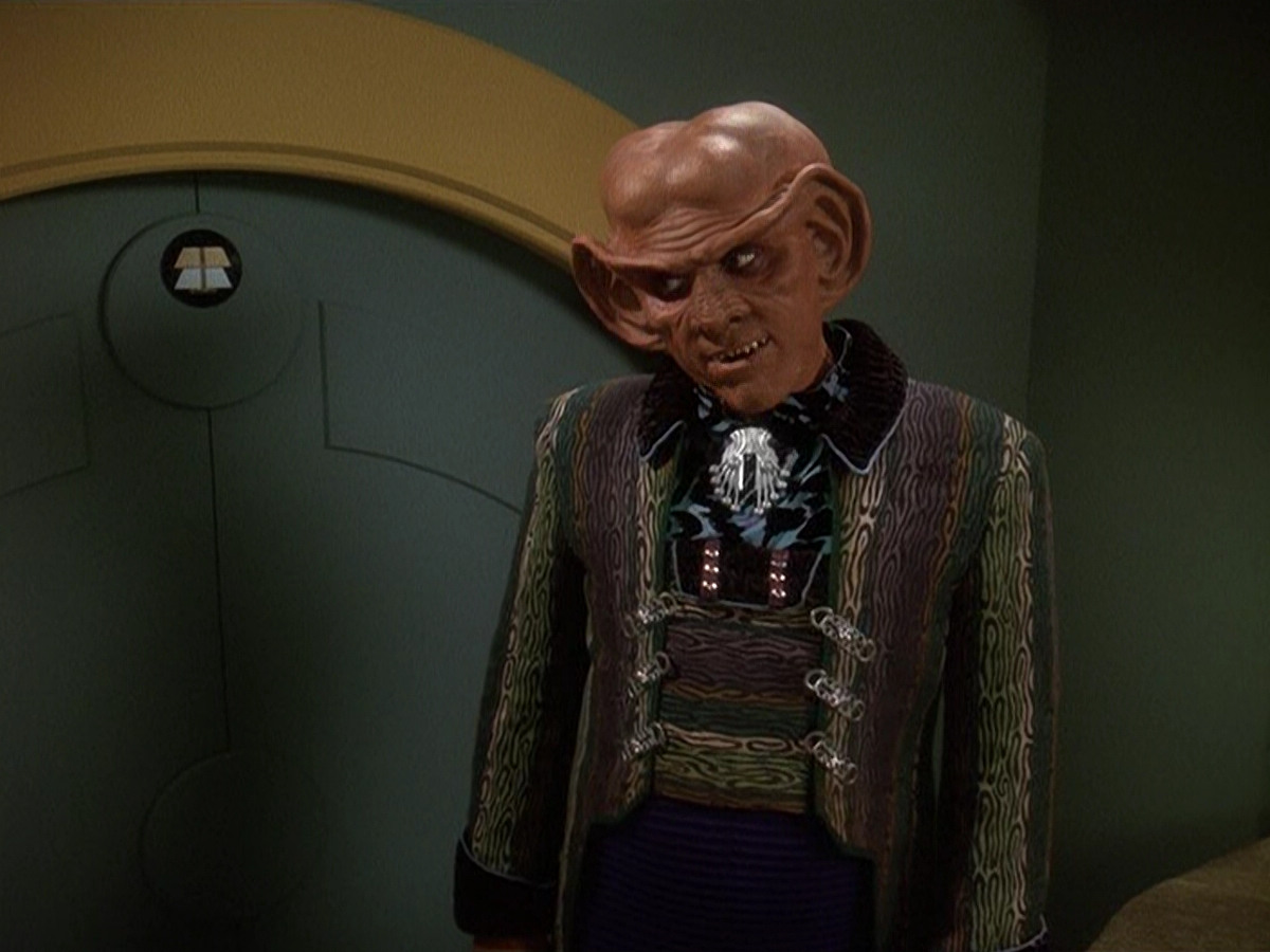 extant_StarTrek_DS9_5x20-FerengiLoveSongs_03727.jpg