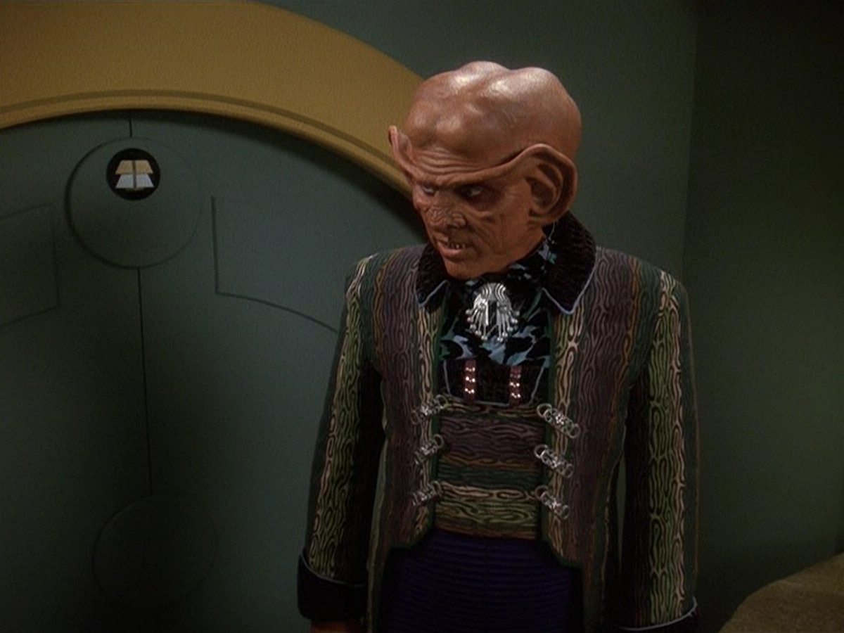 extant_StarTrek_DS9_5x20-FerengiLoveSongs_03729.jpg