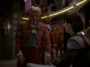 extant_StarTrek_DS9_5x20-FerengiLoveSongs_00076.jpg