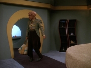 extant_StarTrek_DS9_5x20-FerengiLoveSongs_00682.jpg