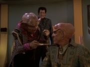 extant_StarTrek_DS9_5x20-FerengiLoveSongs_01043.jpg