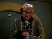 extant_StarTrek_DS9_5x20-FerengiLoveSongs_03620.jpg