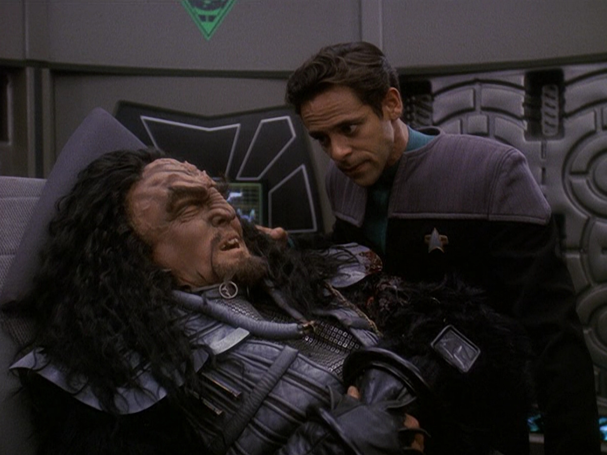 extant_StarTrek_DS9_5x21-SoldiersOfTheEmpire_00058.jpg