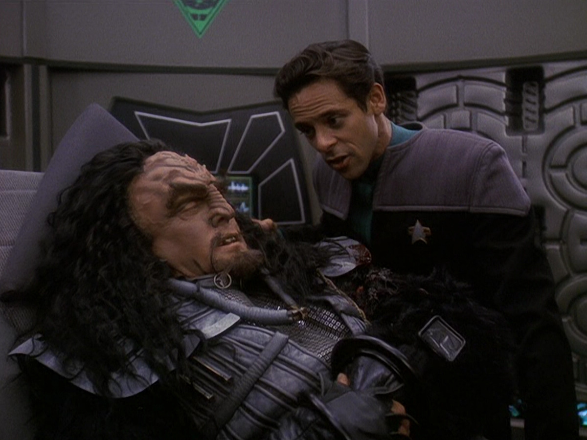 extant_StarTrek_DS9_5x21-SoldiersOfTheEmpire_00061.jpg