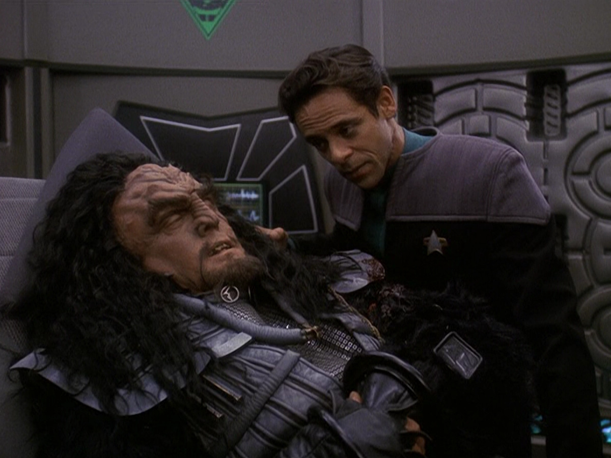 extant_StarTrek_DS9_5x21-SoldiersOfTheEmpire_00062.jpg