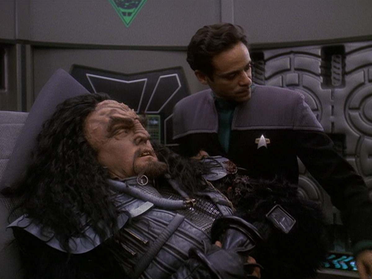 extant_StarTrek_DS9_5x21-SoldiersOfTheEmpire_00074.jpg