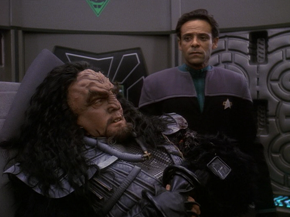 extant_StarTrek_DS9_5x21-SoldiersOfTheEmpire_00082.jpg