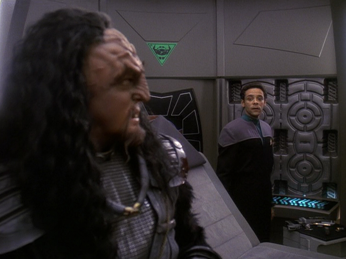 extant_StarTrek_DS9_5x21-SoldiersOfTheEmpire_00094.jpg