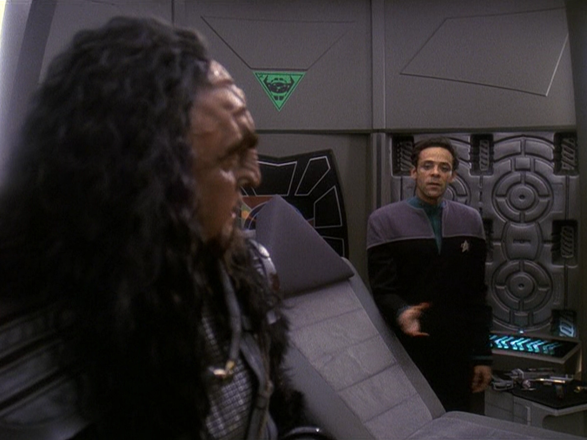 extant_StarTrek_DS9_5x21-SoldiersOfTheEmpire_00099.jpg