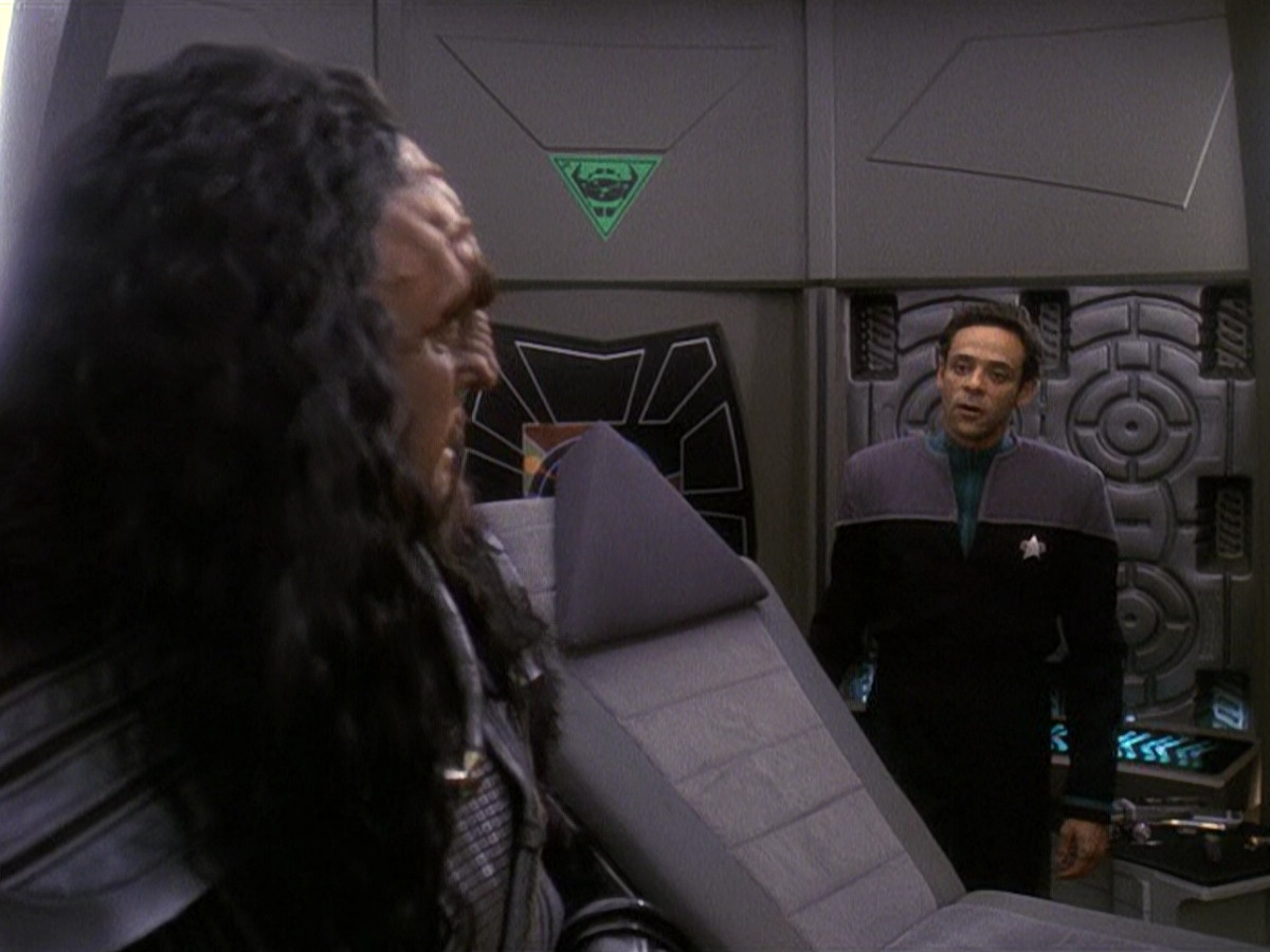 extant_StarTrek_DS9_5x21-SoldiersOfTheEmpire_00100.jpg