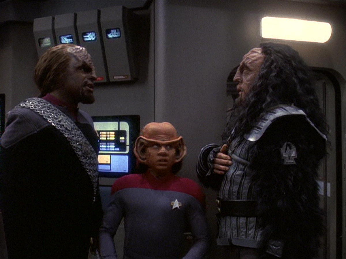 extant_StarTrek_DS9_5x21-SoldiersOfTheEmpire_00186.jpg
