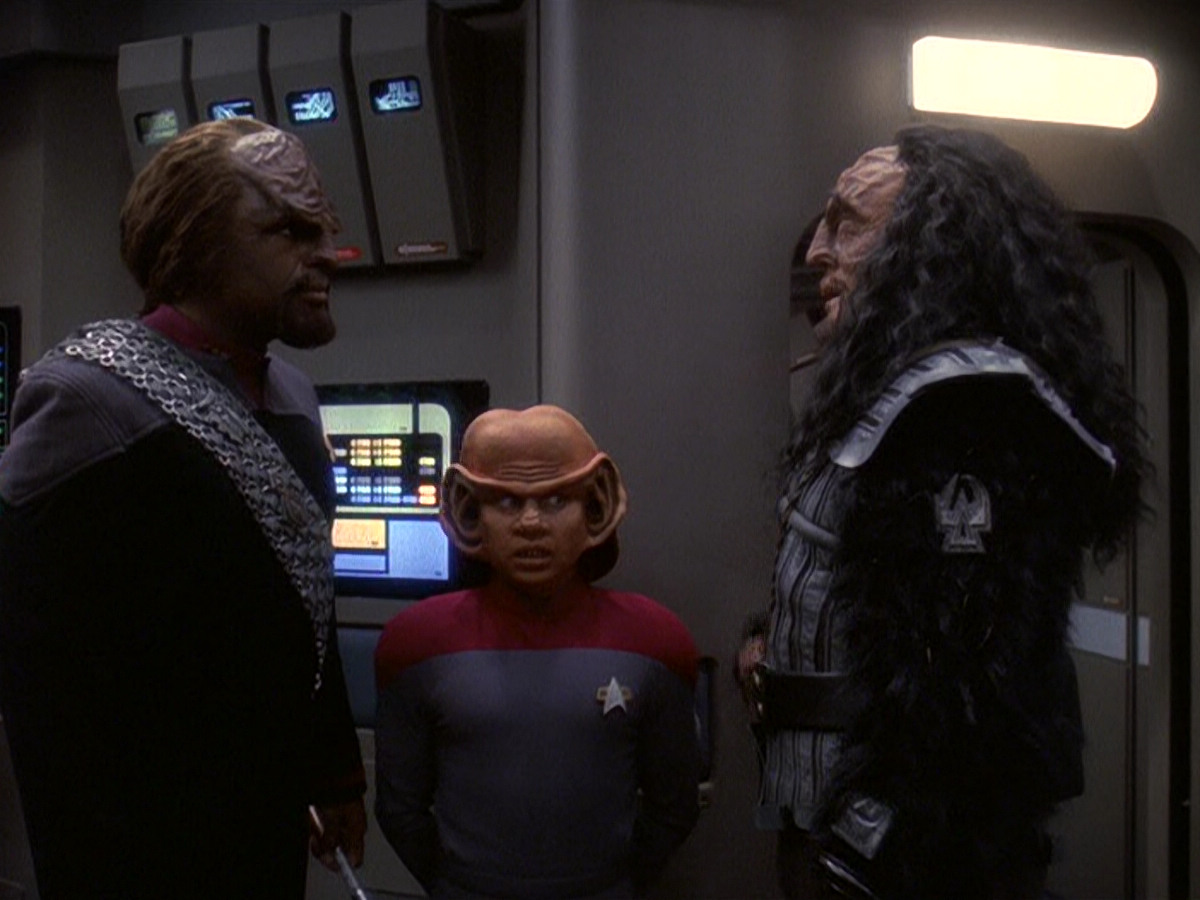 extant_StarTrek_DS9_5x21-SoldiersOfTheEmpire_00189.jpg