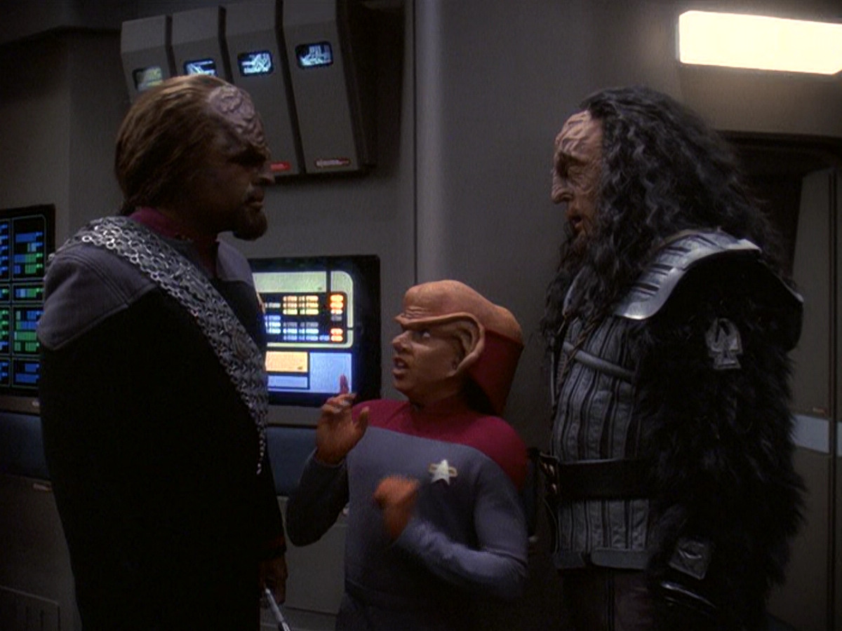 extant_StarTrek_DS9_5x21-SoldiersOfTheEmpire_00207.jpg