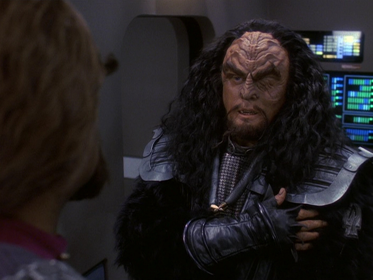 extant_StarTrek_DS9_5x21-SoldiersOfTheEmpire_00231.jpg