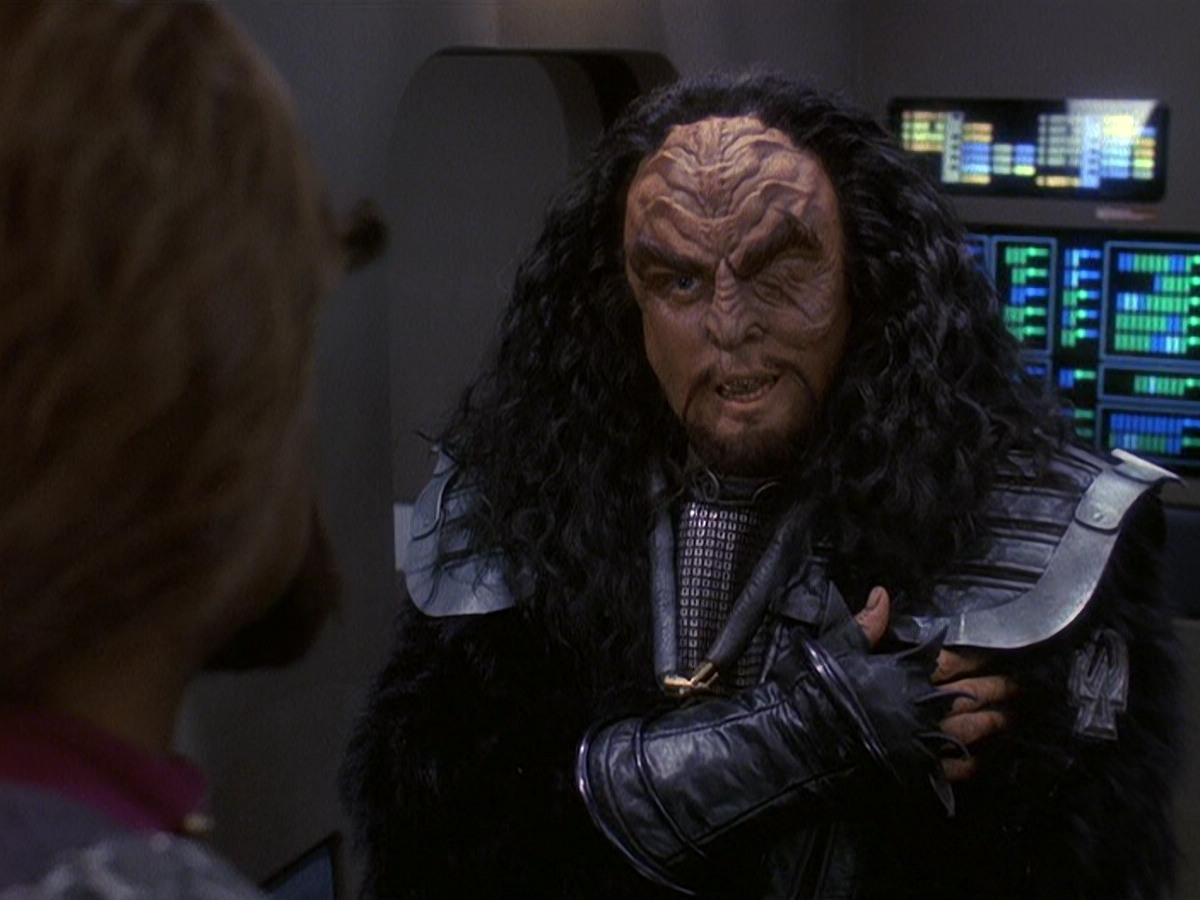 extant_StarTrek_DS9_5x21-SoldiersOfTheEmpire_00237.jpg