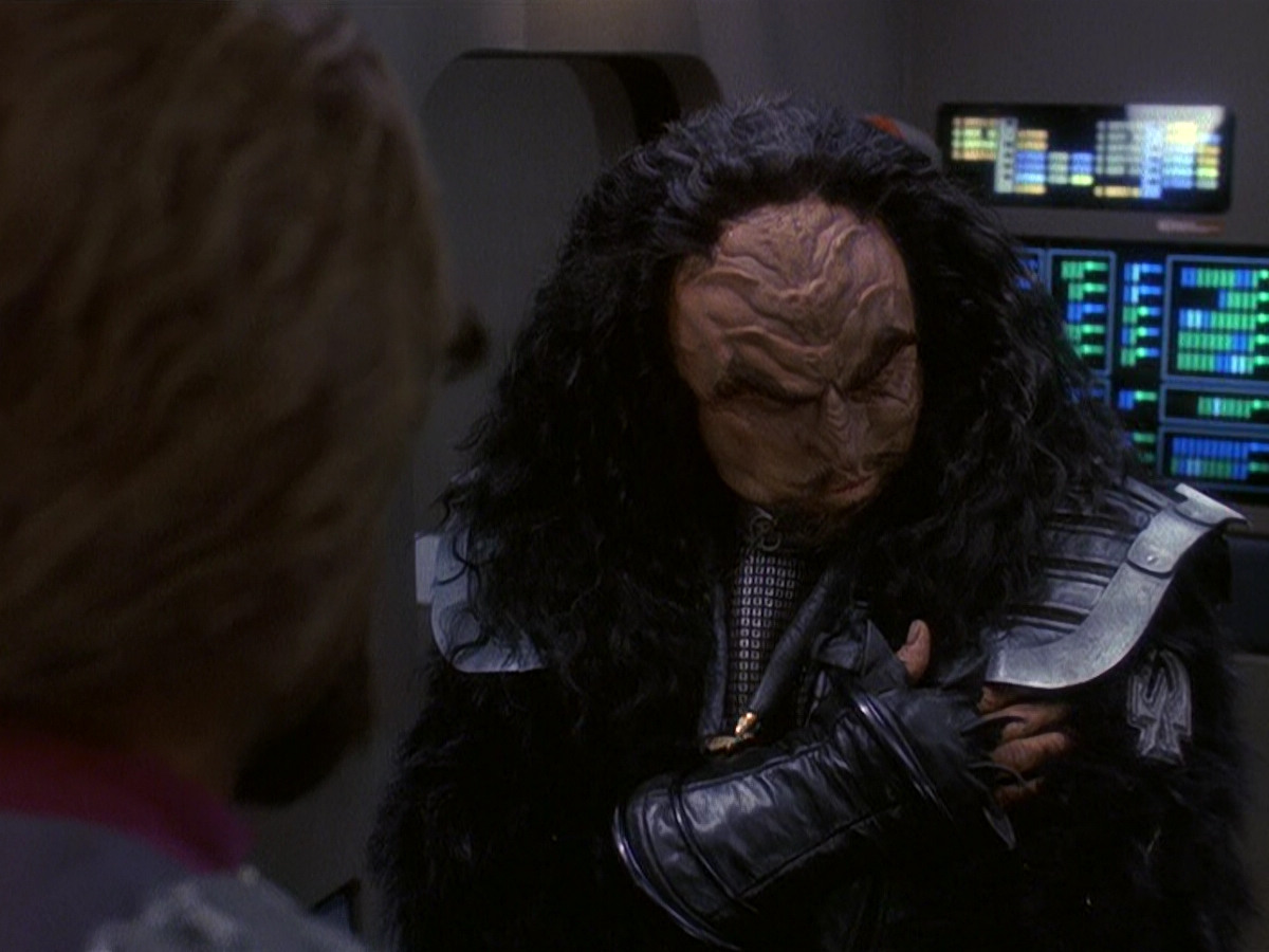 extant_StarTrek_DS9_5x21-SoldiersOfTheEmpire_00238.jpg