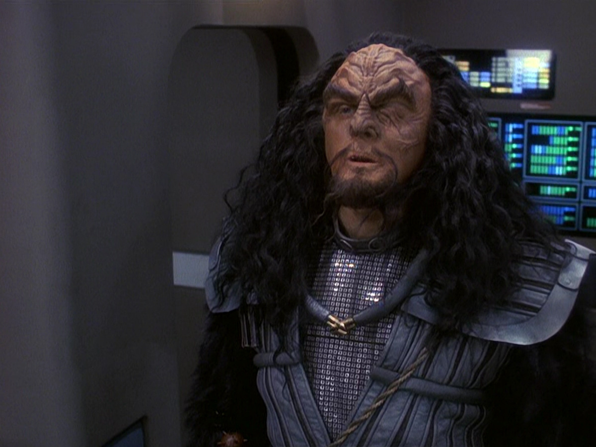 extant_StarTrek_DS9_5x21-SoldiersOfTheEmpire_00266.jpg