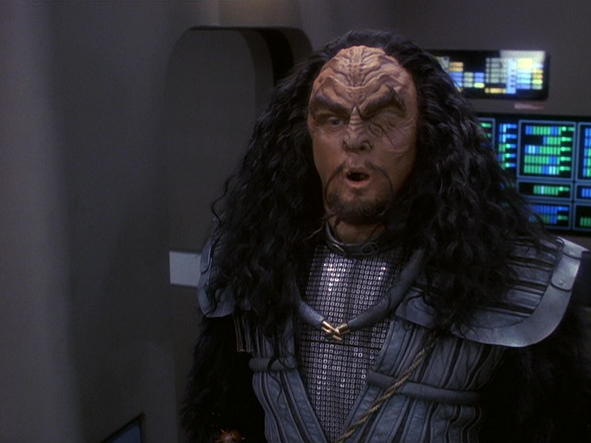 extant_StarTrek_DS9_5x21-SoldiersOfTheEmpire_00267.jpg