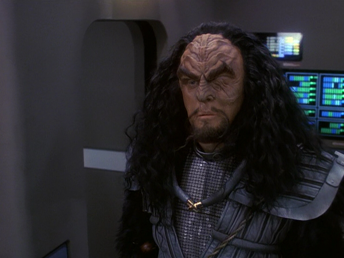 extant_StarTrek_DS9_5x21-SoldiersOfTheEmpire_00270.jpg