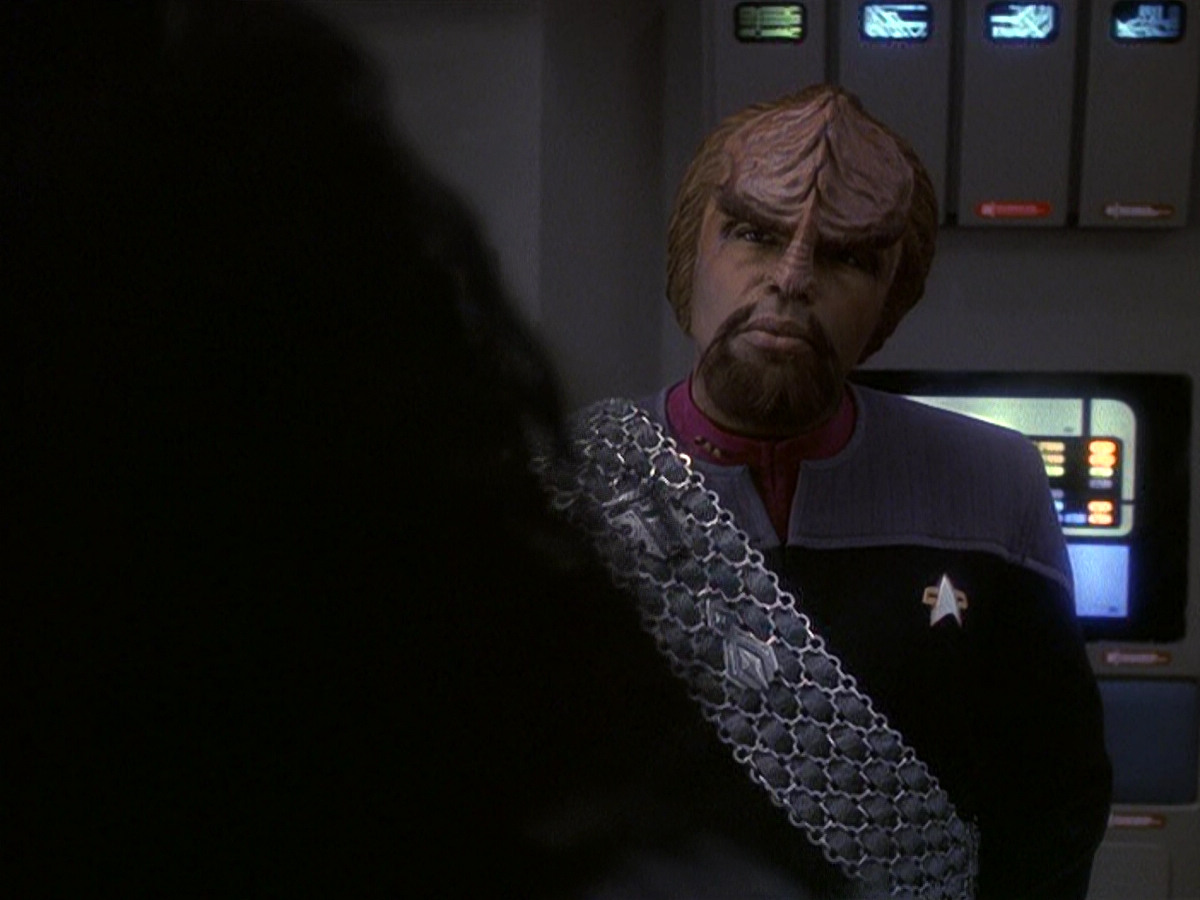 extant_StarTrek_DS9_5x21-SoldiersOfTheEmpire_00280.jpg