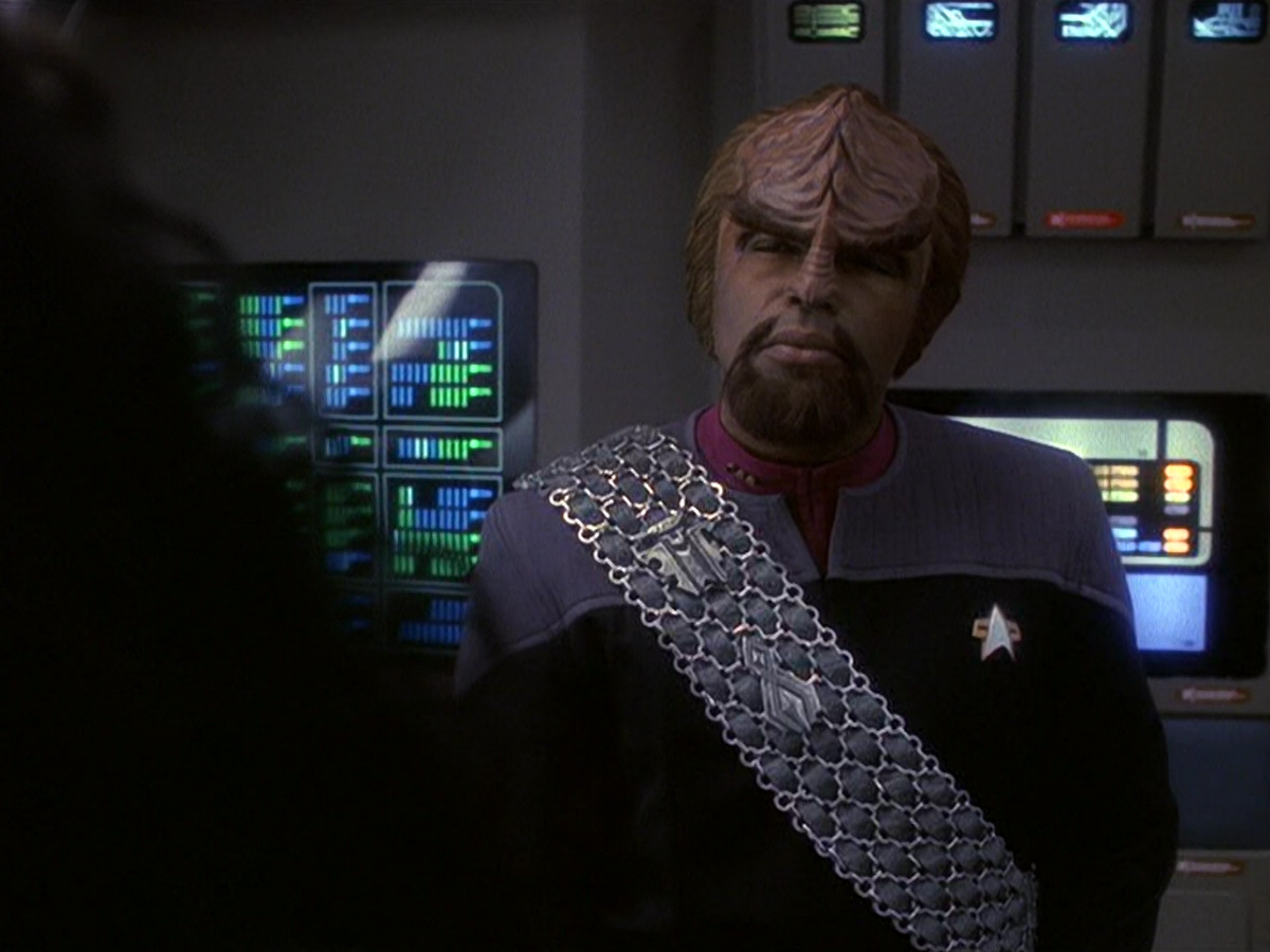 extant_StarTrek_DS9_5x21-SoldiersOfTheEmpire_00281.jpg