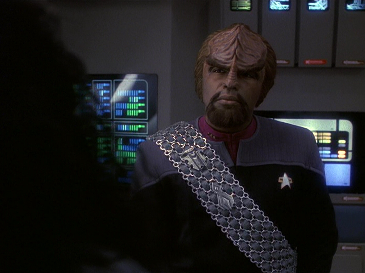 extant_StarTrek_DS9_5x21-SoldiersOfTheEmpire_00282.jpg