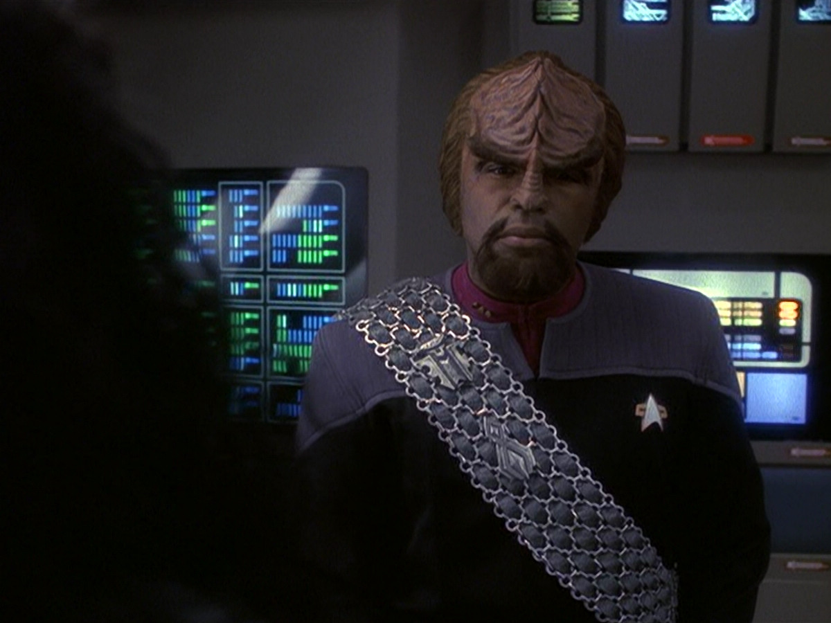 extant_StarTrek_DS9_5x21-SoldiersOfTheEmpire_00283.jpg