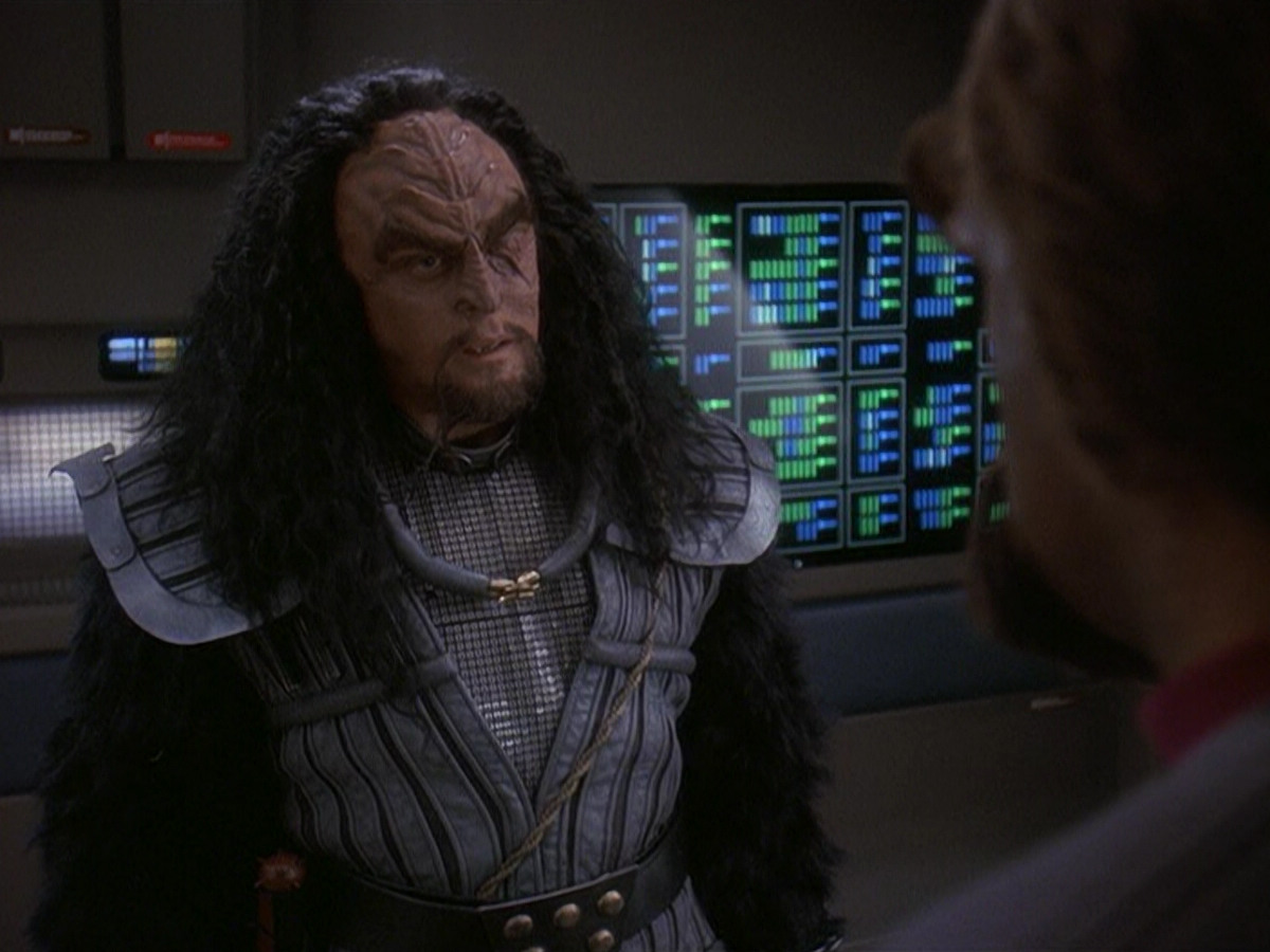 extant_StarTrek_DS9_5x21-SoldiersOfTheEmpire_00298.jpg