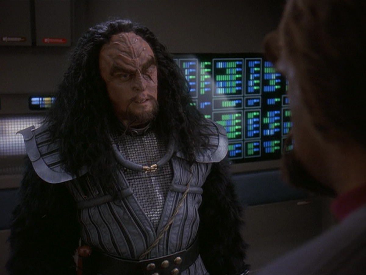 extant_StarTrek_DS9_5x21-SoldiersOfTheEmpire_00299.jpg