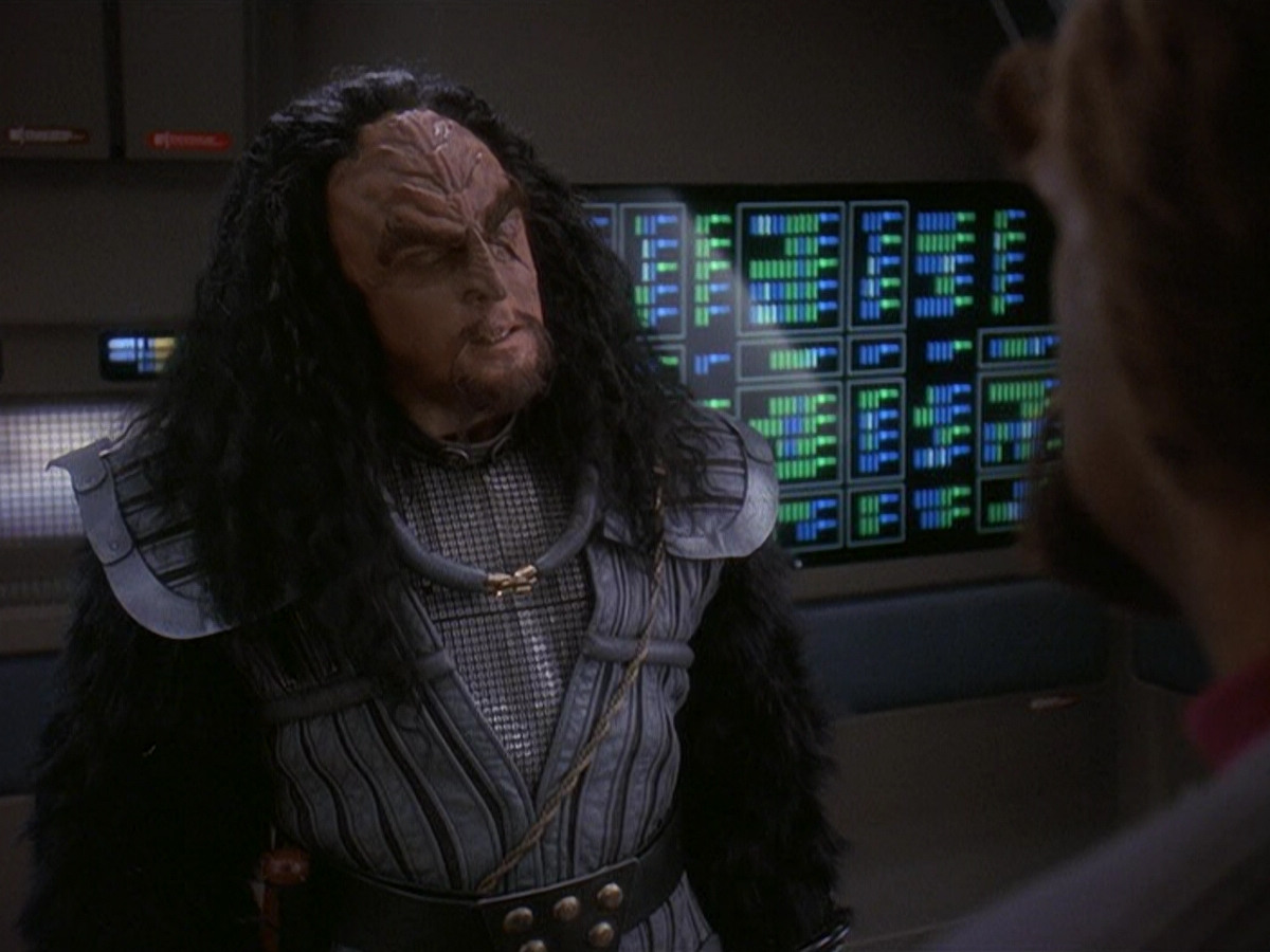 extant_StarTrek_DS9_5x21-SoldiersOfTheEmpire_00309.jpg