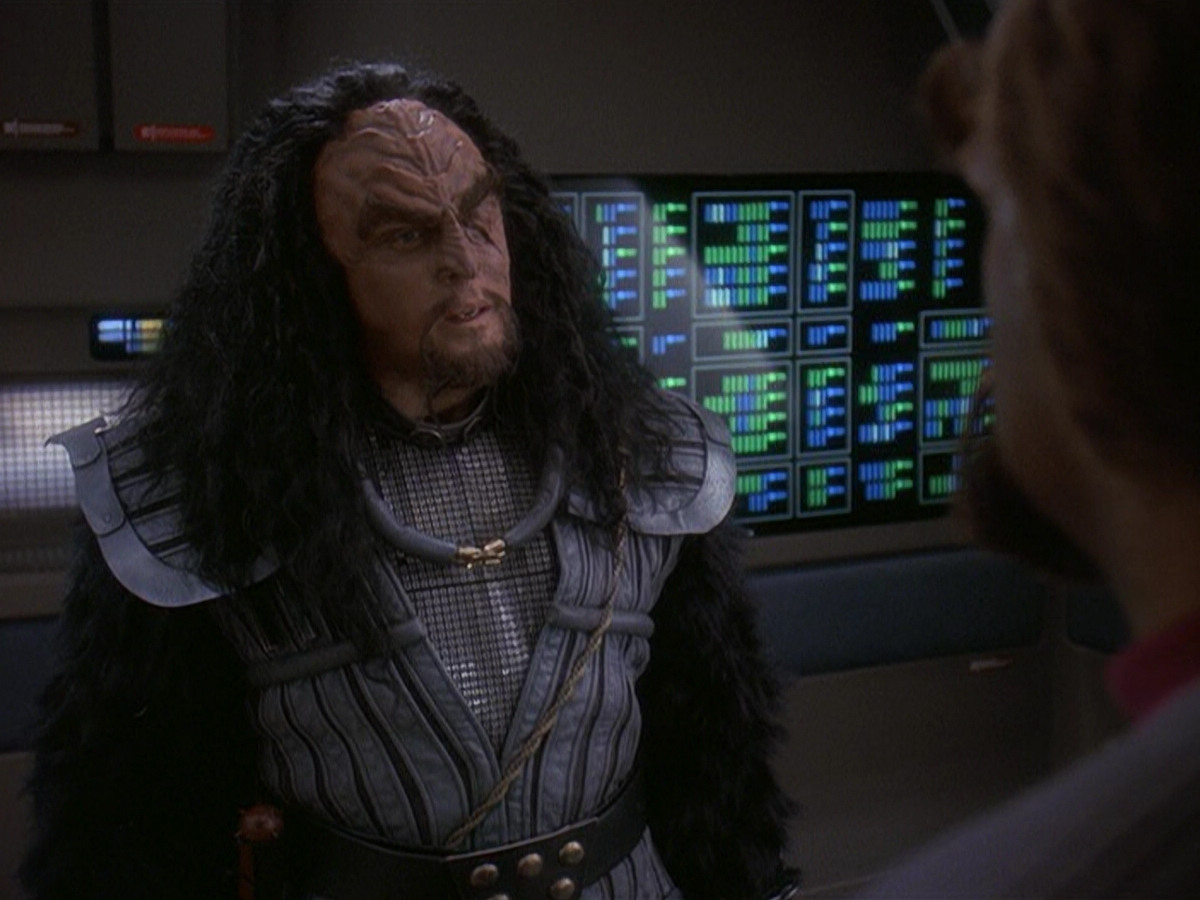 extant_StarTrek_DS9_5x21-SoldiersOfTheEmpire_00311.jpg
