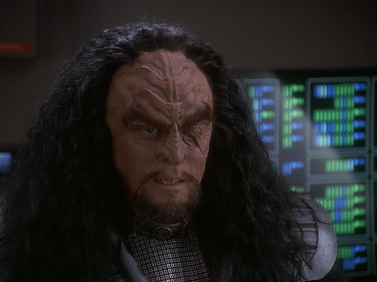 extant_StarTrek_DS9_5x21-SoldiersOfTheEmpire_00351.jpg
