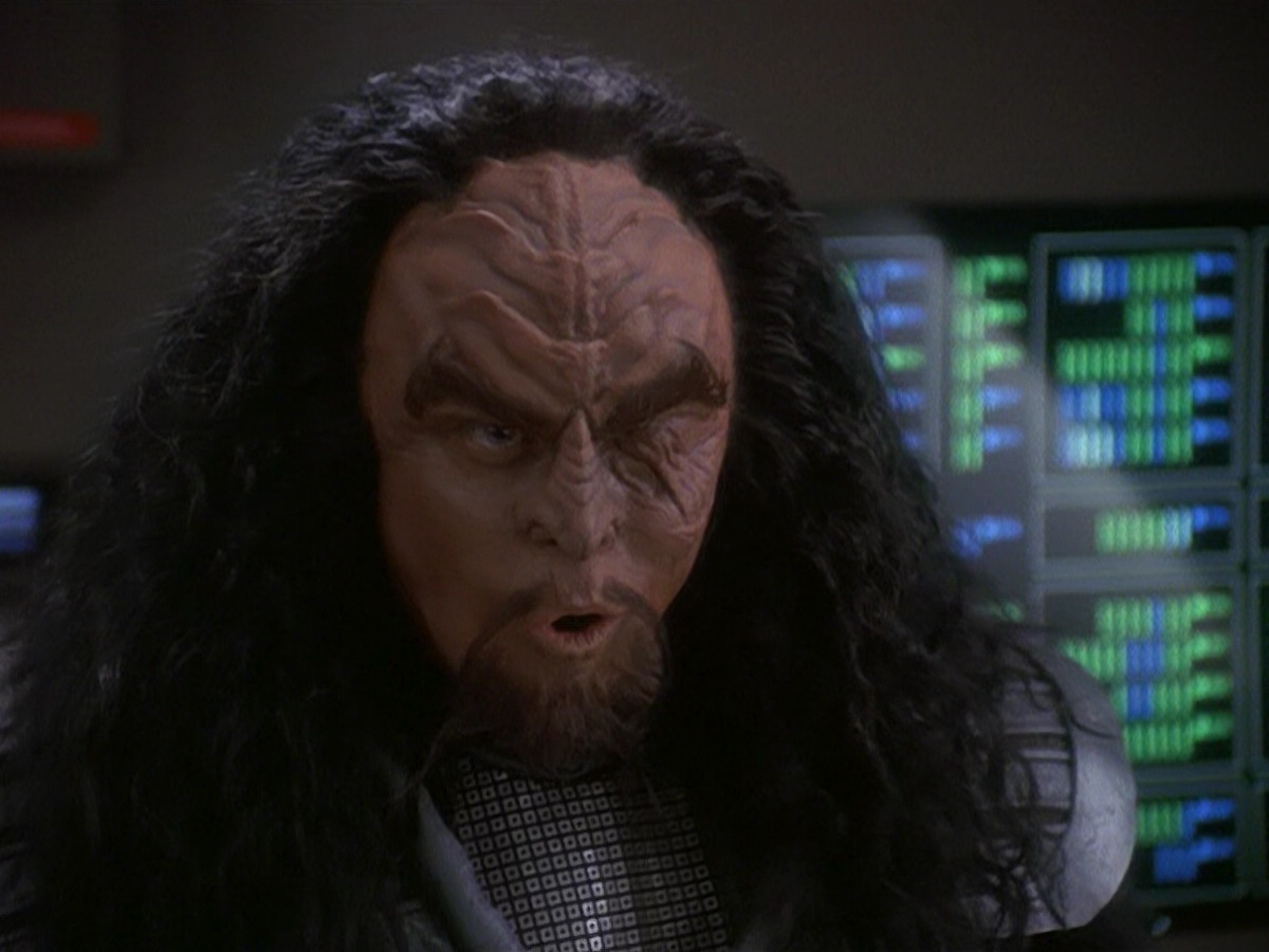 extant_StarTrek_DS9_5x21-SoldiersOfTheEmpire_00366.jpg