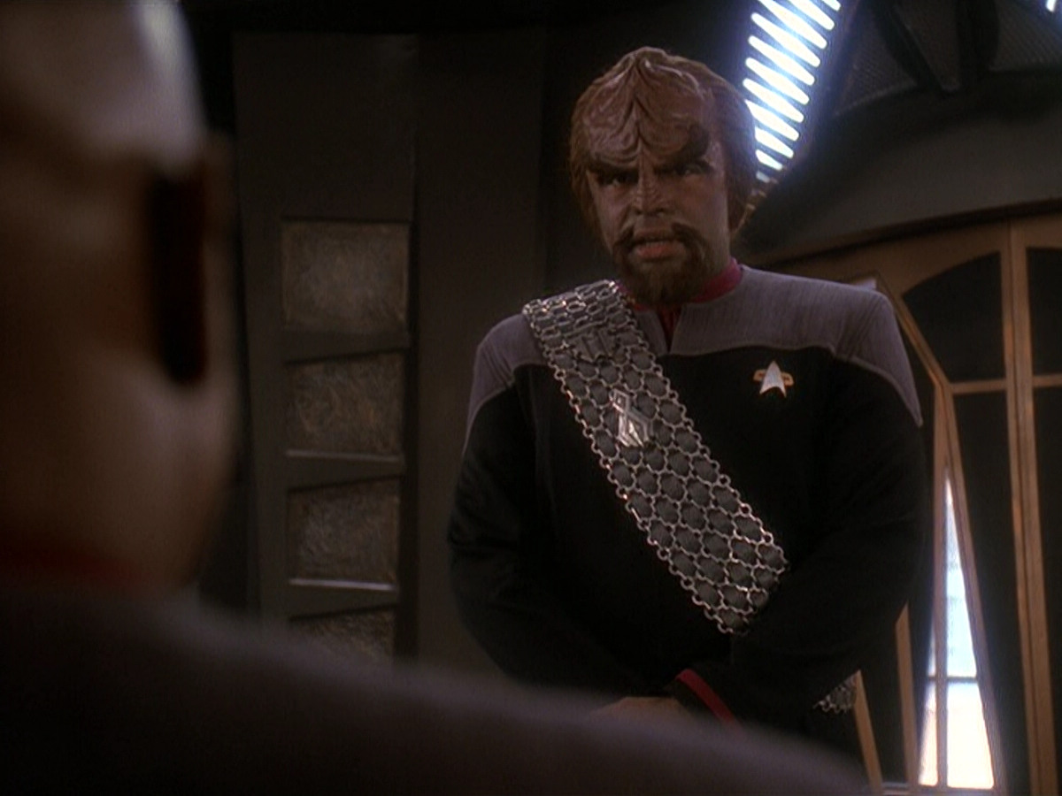 extant_StarTrek_DS9_5x21-SoldiersOfTheEmpire_00576.jpg