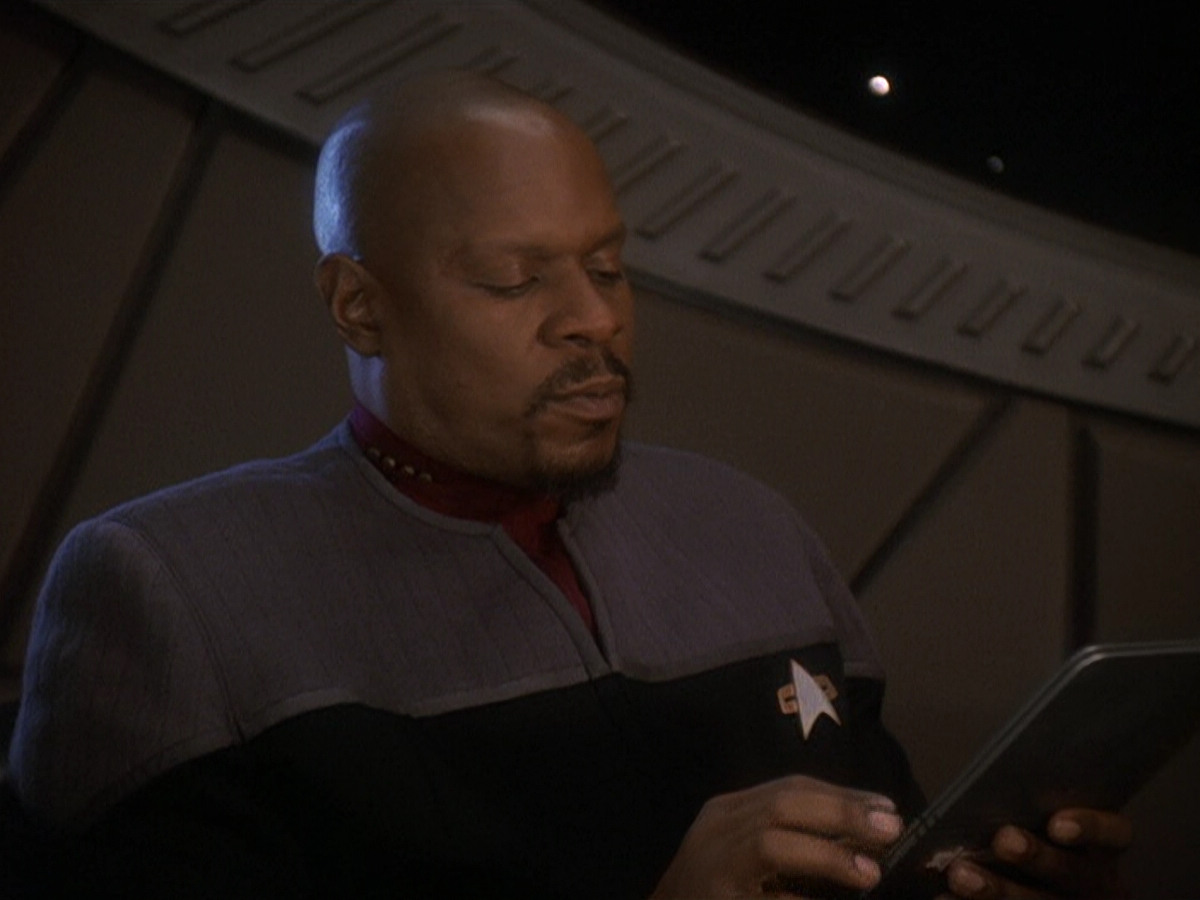 extant_StarTrek_DS9_5x21-SoldiersOfTheEmpire_00697.jpg