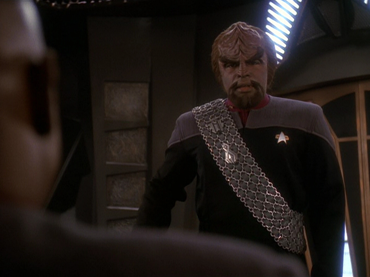 extant_StarTrek_DS9_5x21-SoldiersOfTheEmpire_00712.jpg