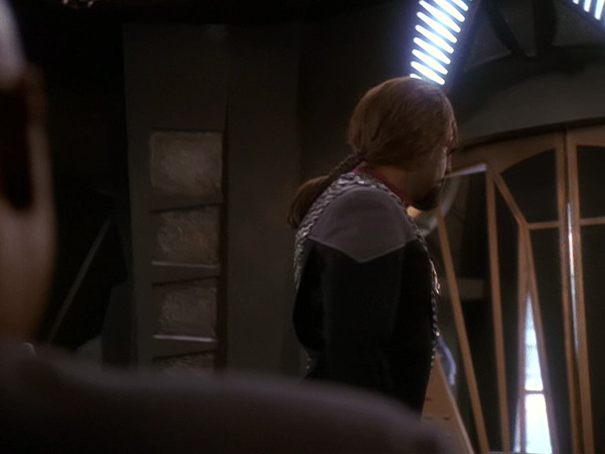 extant_StarTrek_DS9_5x21-SoldiersOfTheEmpire_00715.jpg
