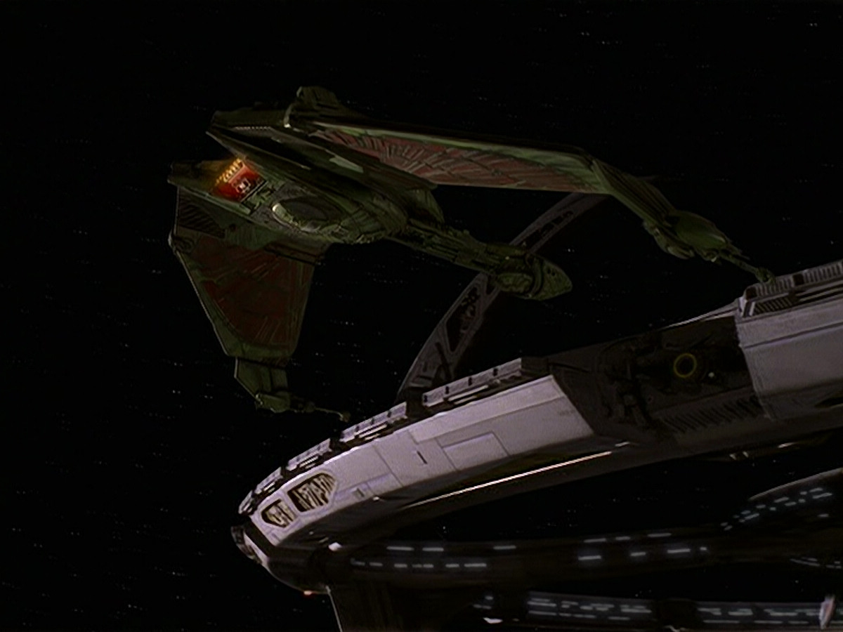 extant_StarTrek_DS9_5x21-SoldiersOfTheEmpire_00739.jpg