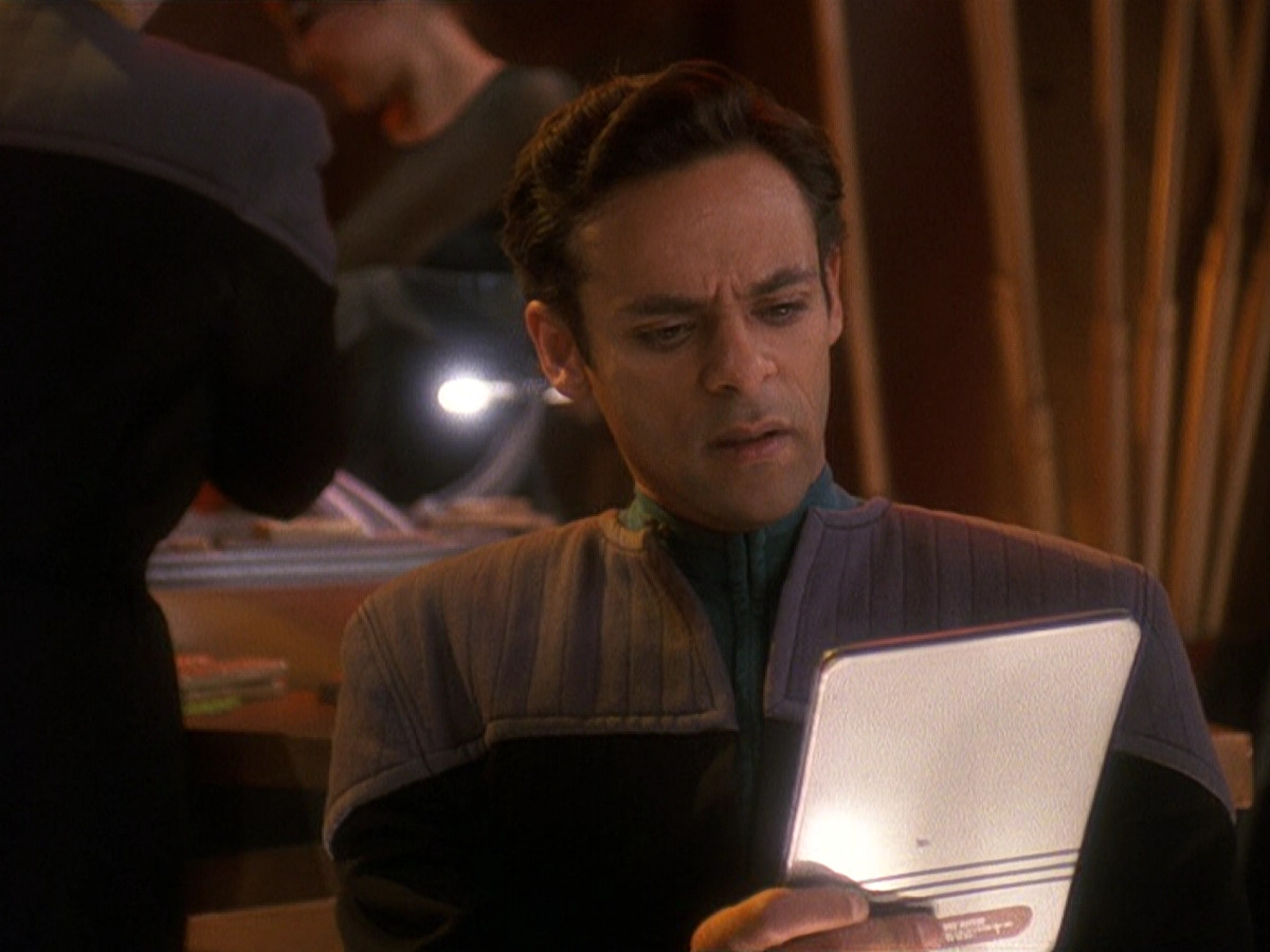 extant_StarTrek_DS9_5x21-SoldiersOfTheEmpire_00775.jpg