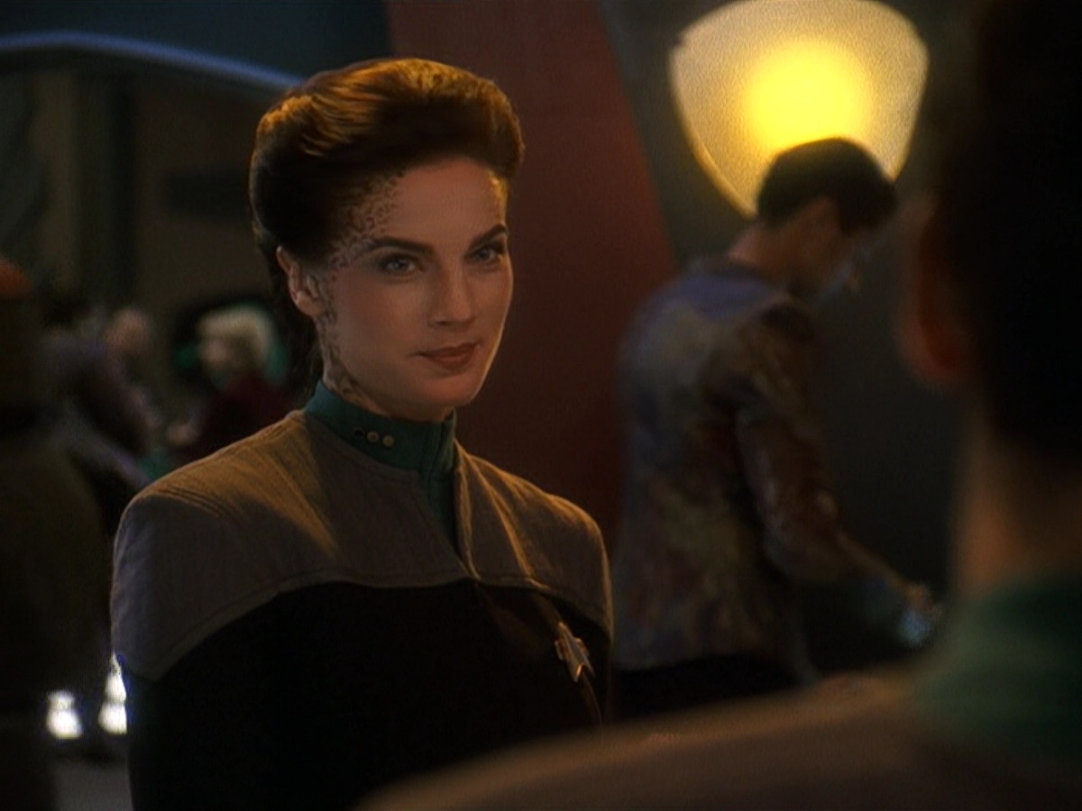 extant_StarTrek_DS9_5x21-SoldiersOfTheEmpire_00788.jpg
