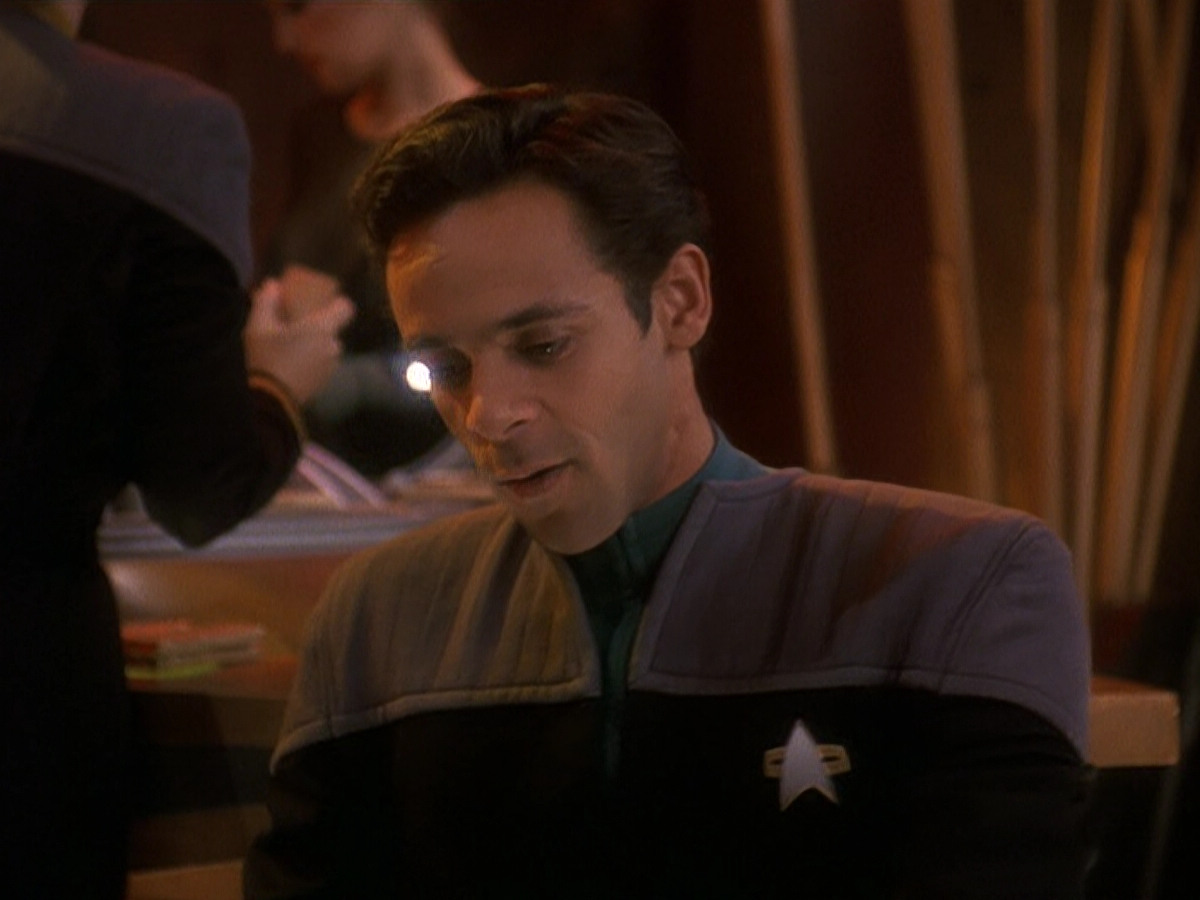 extant_StarTrek_DS9_5x21-SoldiersOfTheEmpire_00796.jpg