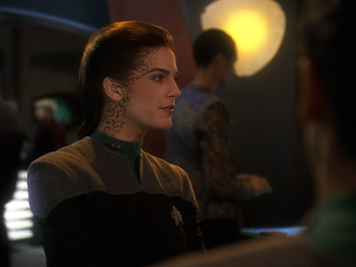 extant_StarTrek_DS9_5x21-SoldiersOfTheEmpire_00865.jpg
